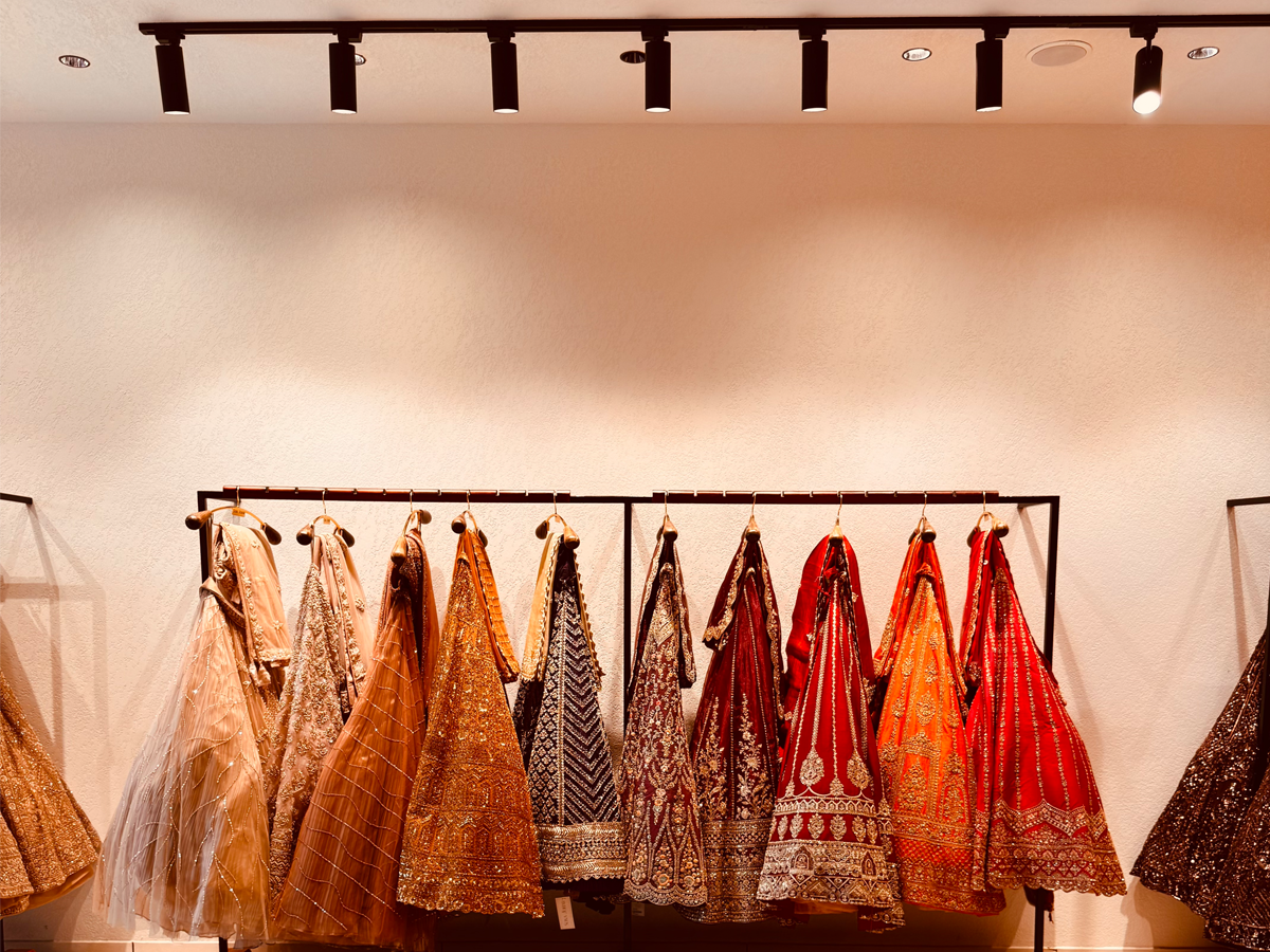 Sona Johar lengha display